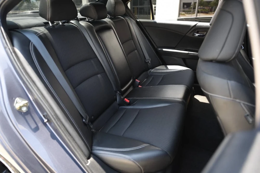 2016 Honda Accord 9th Gen - Image 13 of 17