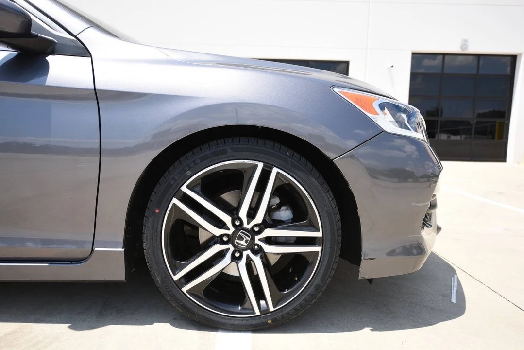 2016 Honda Accord 9th Gen - Image 10 of 17