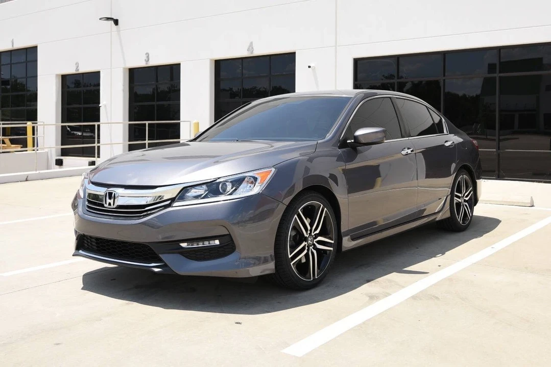 2016 Honda Accord 9th Gen - Image 4 of 12