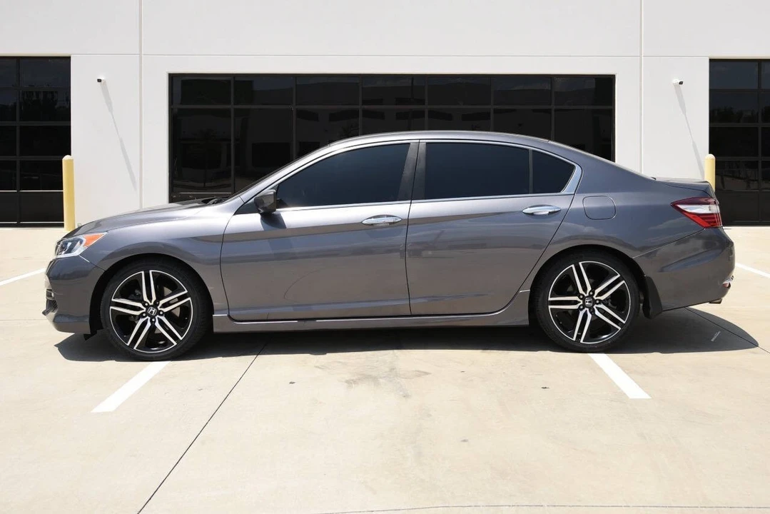 2016 Honda Accord 9th Gen - Image 5 of 17