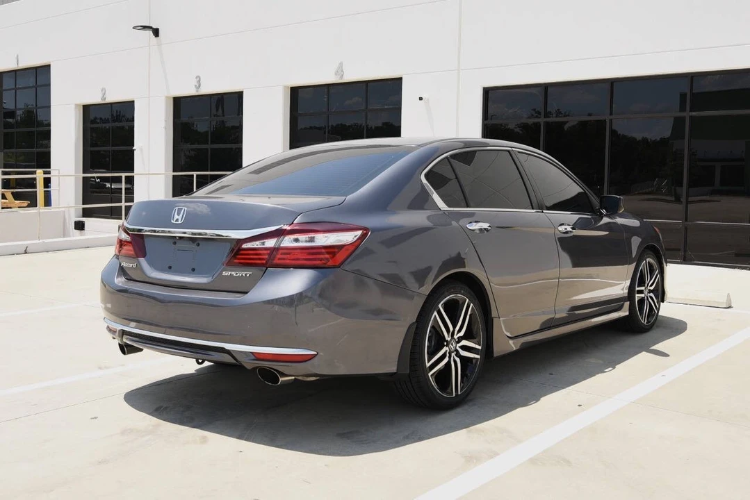 2016 Honda Accord 9th Gen - Image 8 of 17
