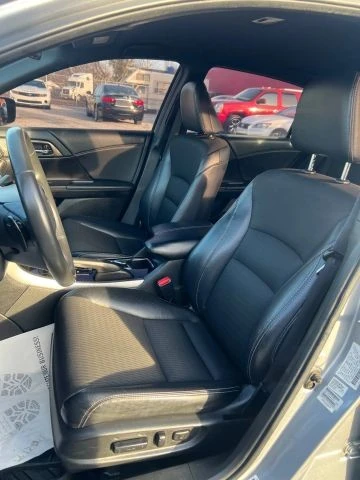 2016 Honda Accord 9th Gen - Image 13 of 19