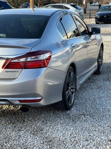2016 Honda Accord 9th Gen - Image 9 of 19