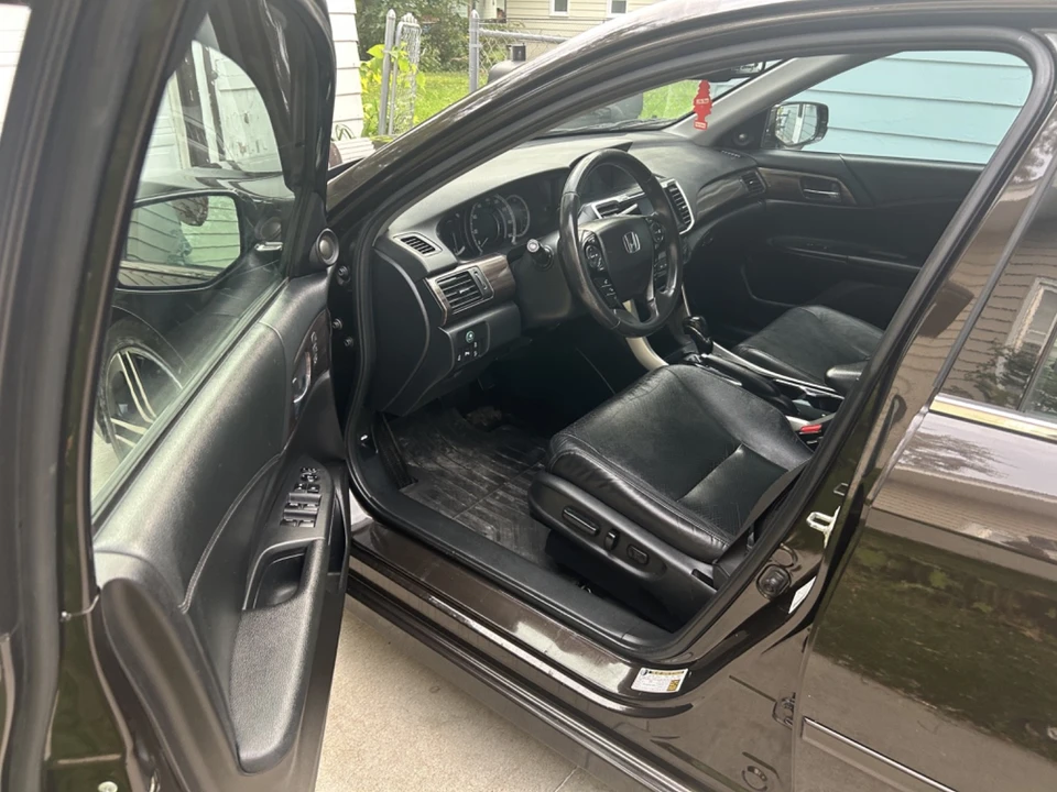 2016 Honda Accord 9th Gen - Image 12 of 14