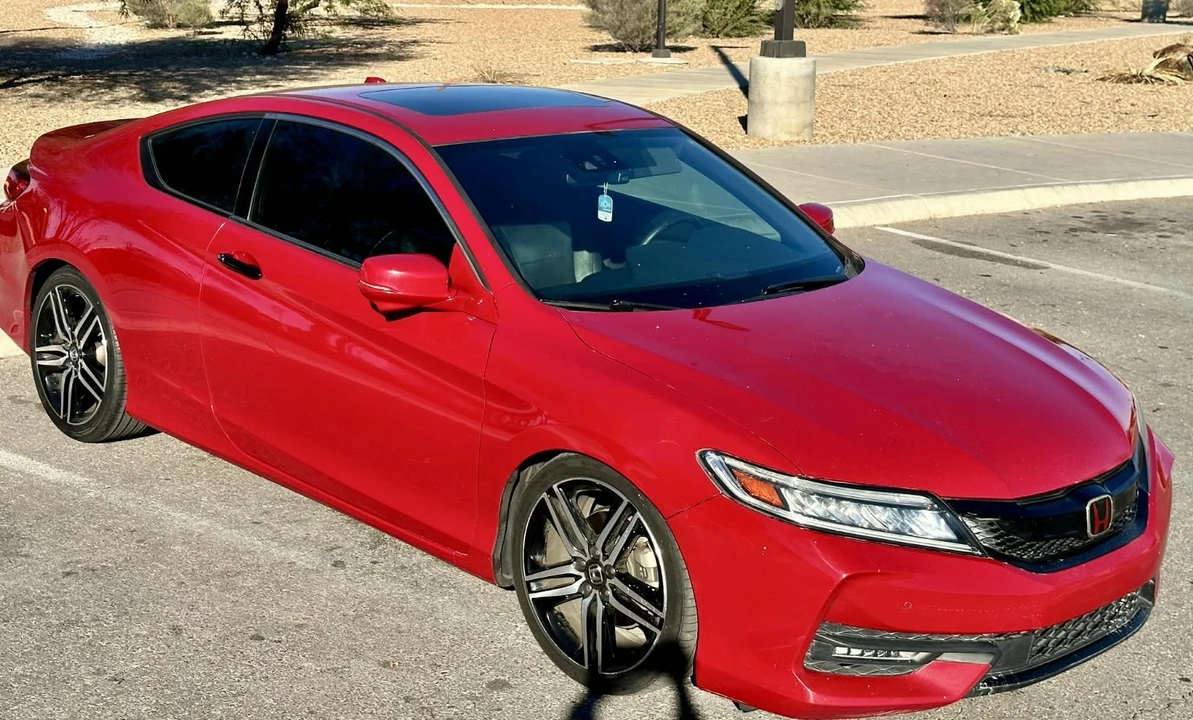 2016 Honda Accord 9th Gen - Image 9 of 16
