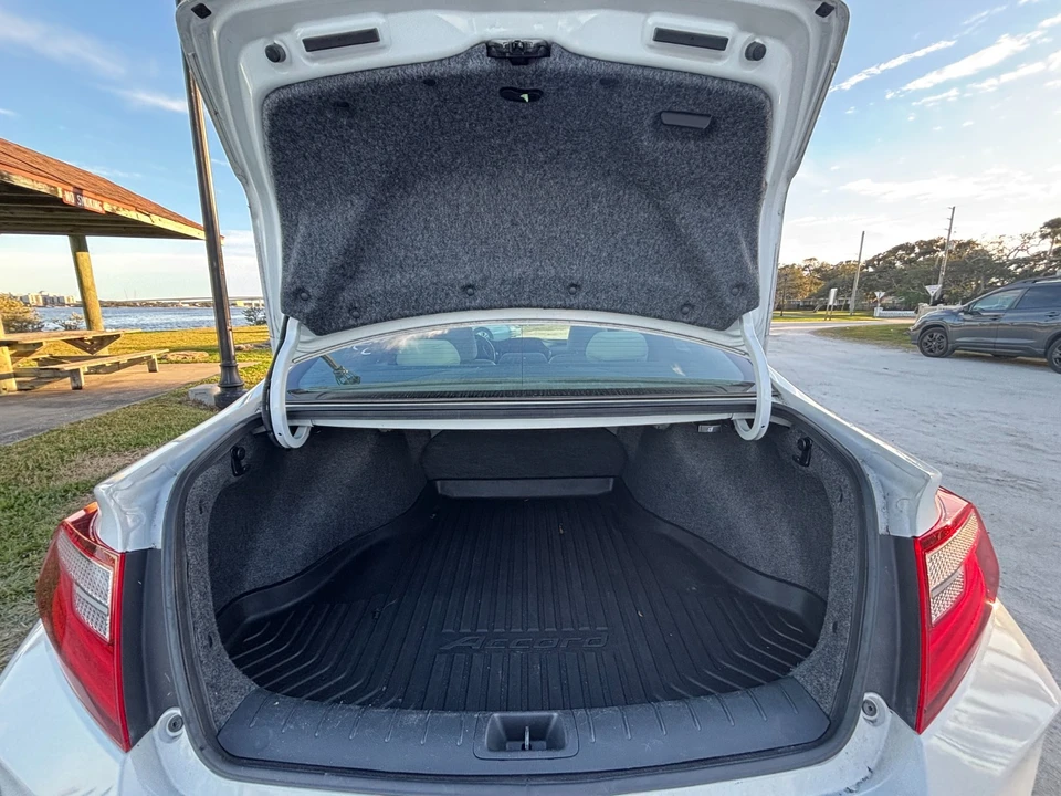 2016 Honda Accord 9th Gen - Image 5 of 8