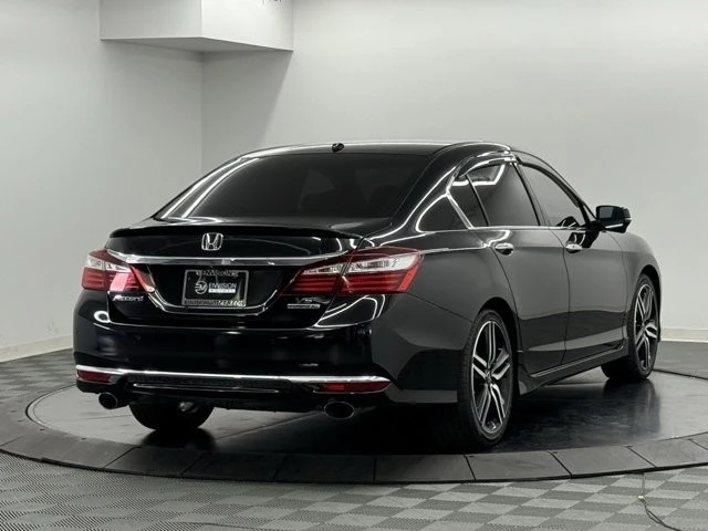 2016 Honda Accord 9th Gen - Image 6 of 12