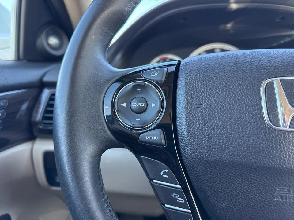 2016 Honda Accord 9th Gen - Image 17 of 21