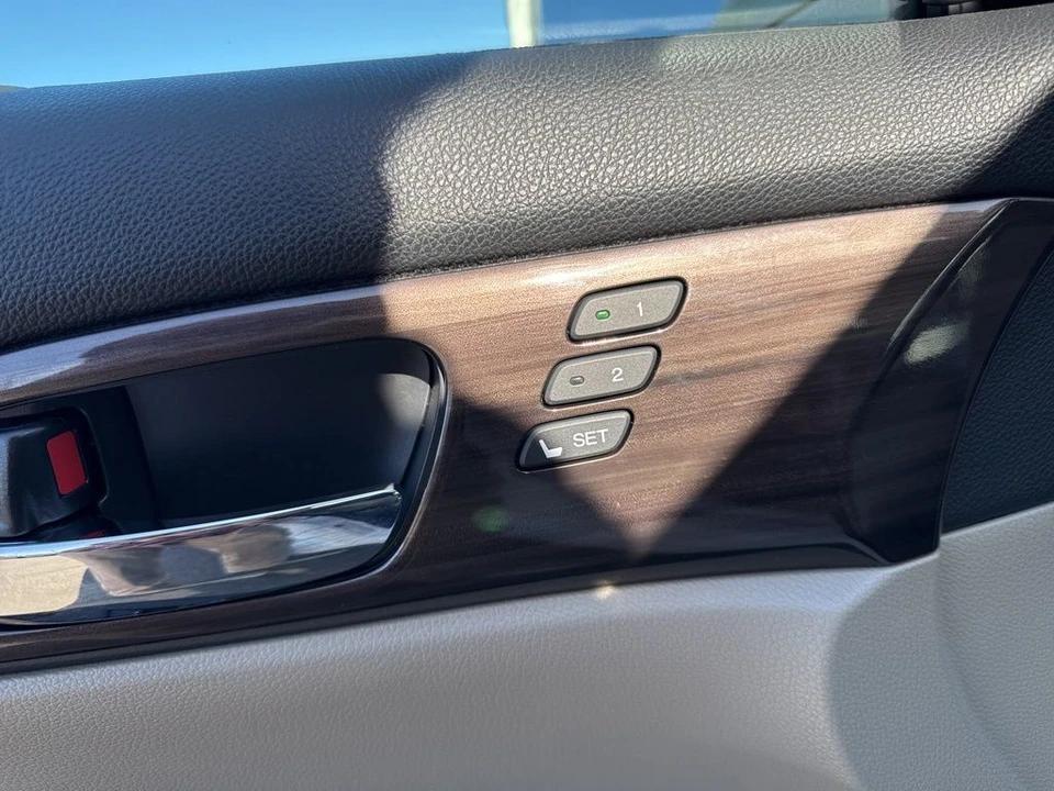 2016 Honda Accord 9th Gen - Image 11 of 21