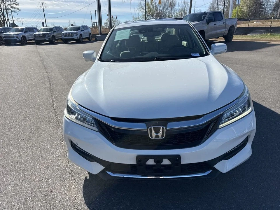 2016 Honda Accord 9th Gen - Image 8 of 21