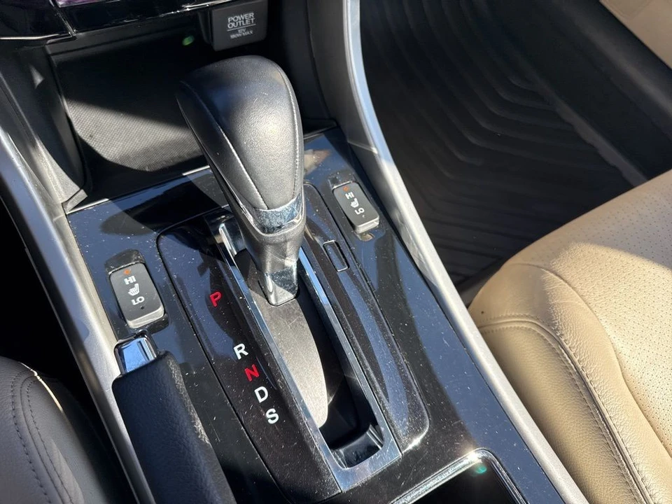 2016 Honda Accord 9th Gen - Image 19 of 21