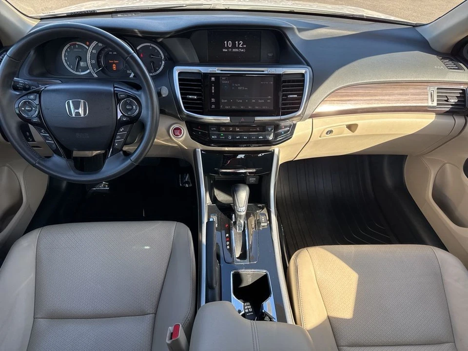 2016 Honda Accord 9th Gen - Image 15 of 21