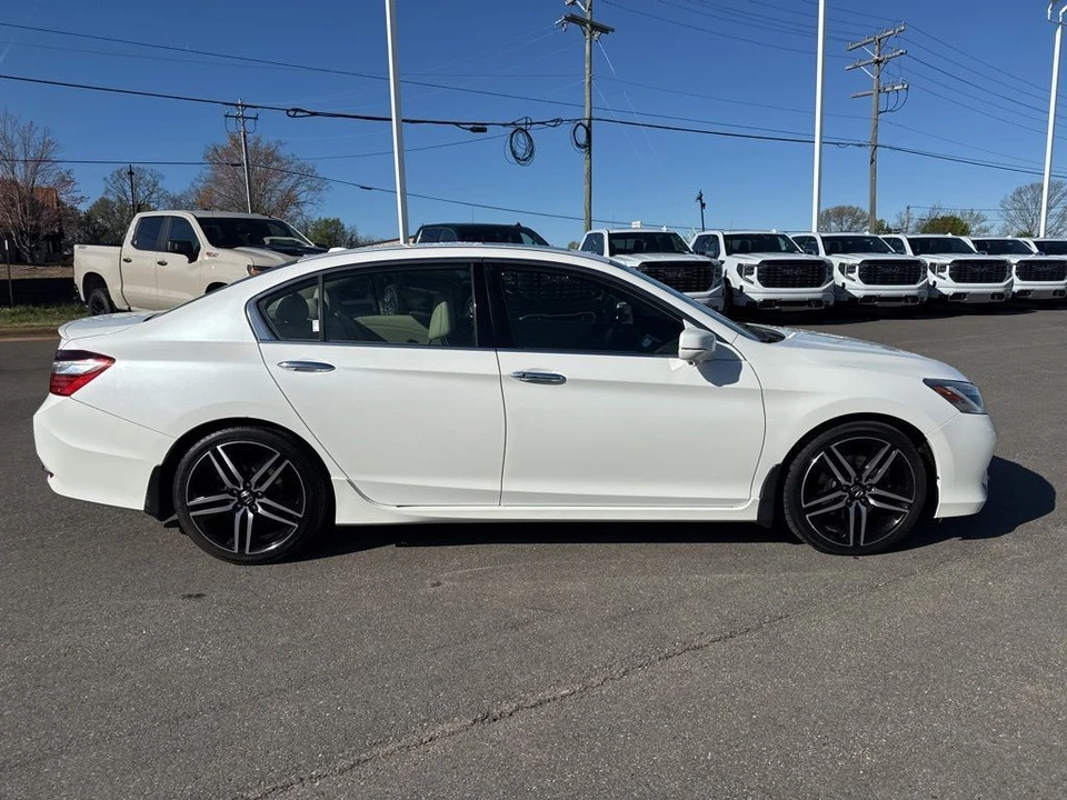 2016 Honda Accord 9th Gen - Image 6 of 21