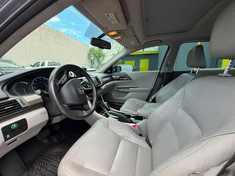 2016 Honda Accord 9th Gen - Image 4 of 6