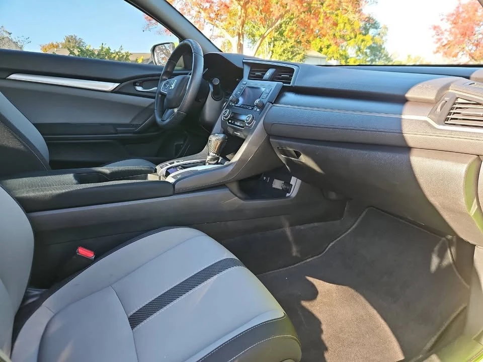 2016 Honda Civic 10th Gen - Image 16 of 20