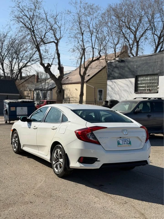 2016 Honda Civic 10th Gen - Image 4 of 8