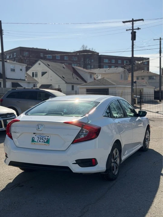 2016 Honda Civic 10th Gen - Image 5 of 8