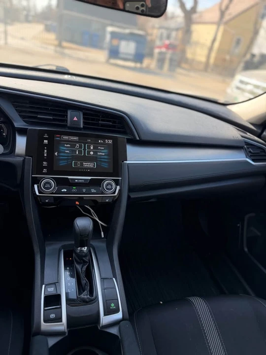 2016 Honda Civic 10th Gen - Image 8 of 8