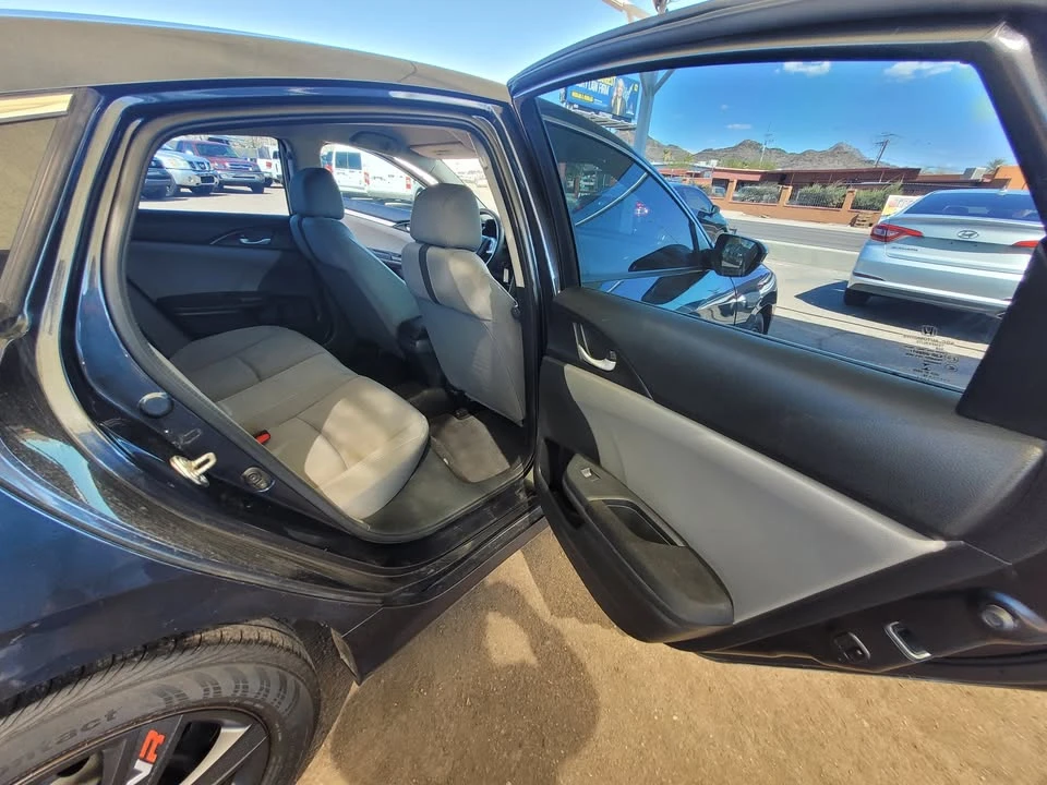 2016 Honda Civic 10th Gen - Image 10 of 18