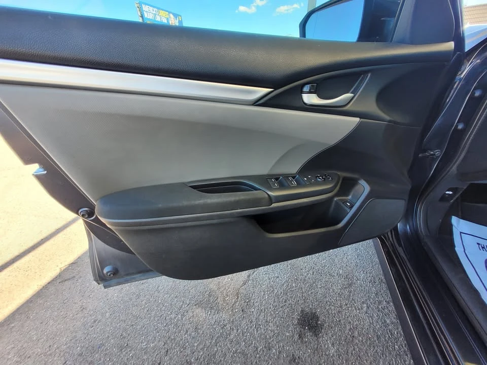 2016 Honda Civic 10th Gen - Image 12 of 18