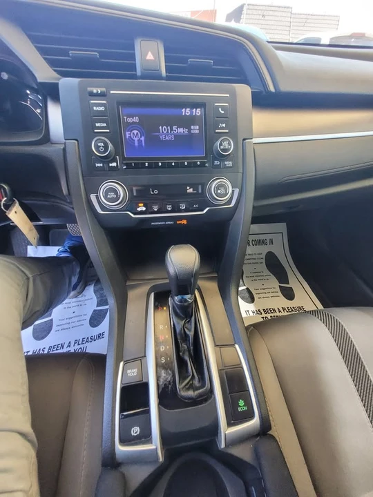 2016 Honda Civic 10th Gen - Image 15 of 18