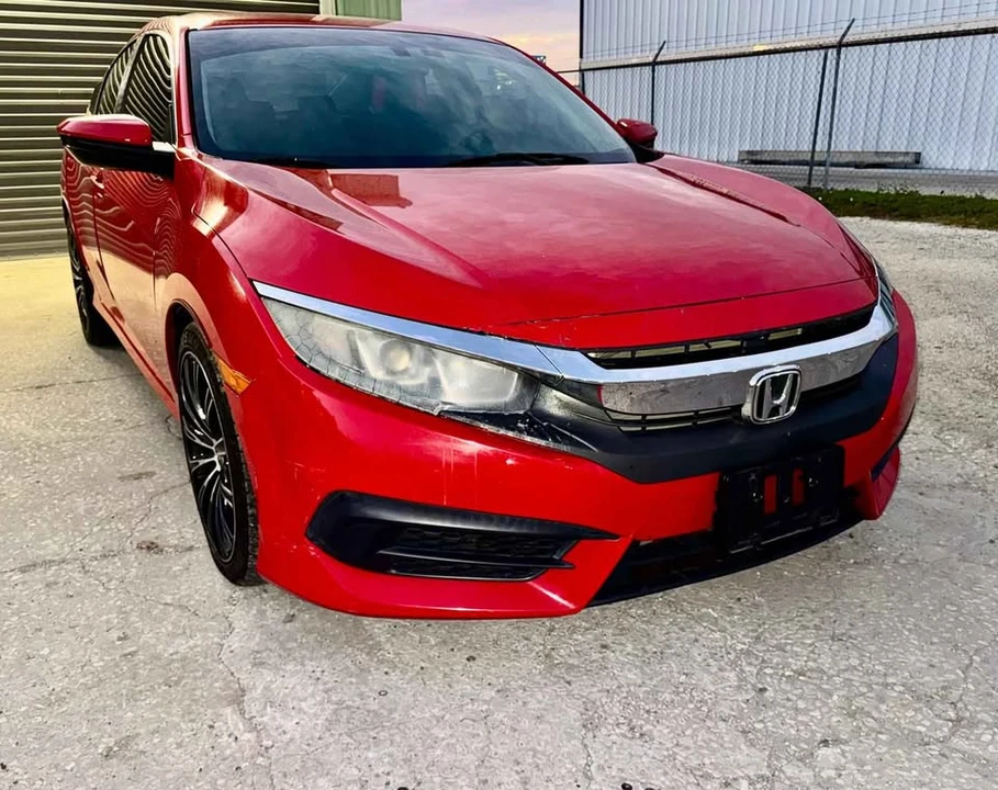 2016 Honda Civic 10th Gen - Image 2 of 8