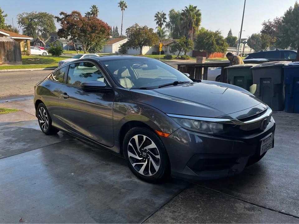 2016 Honda Civic 10th Gen - Image 2 of 3
