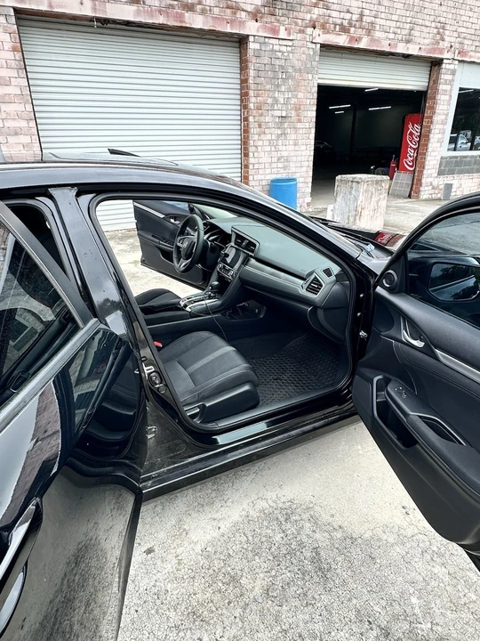 2016 Honda Civic 10th Gen - Image 9 of 17