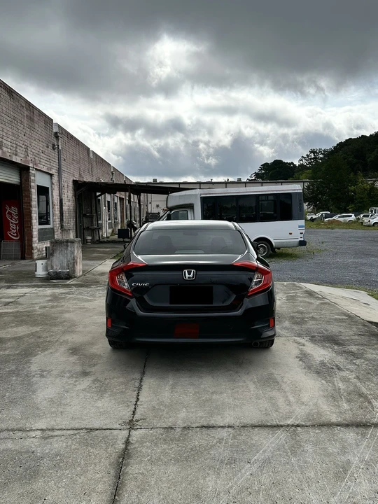 2016 Honda Civic 10th Gen - Image 4 of 17
