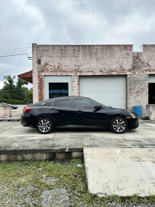 2016 Honda Civic 10th Gen - Image 5 of 17