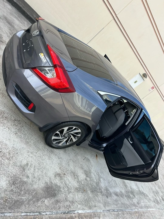 2016 Honda Civic 10th Gen - Image 9 of 21
