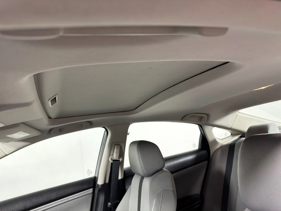 2016 Honda Civic 10th Gen - Image 14 of 25