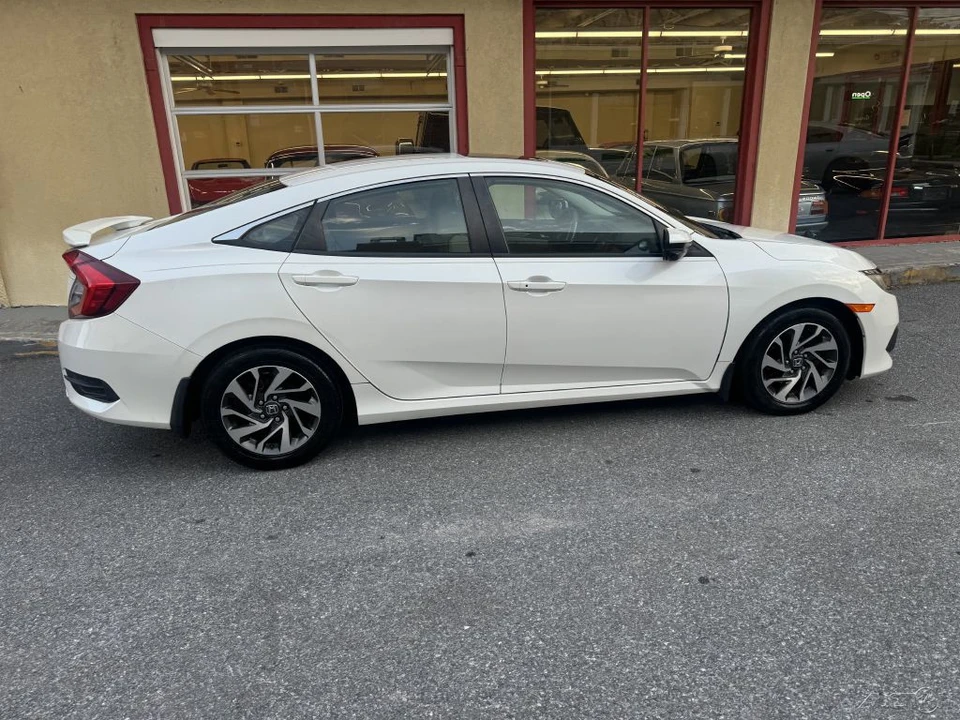 2016 Honda Civic 10th Gen - Image 11 of 24