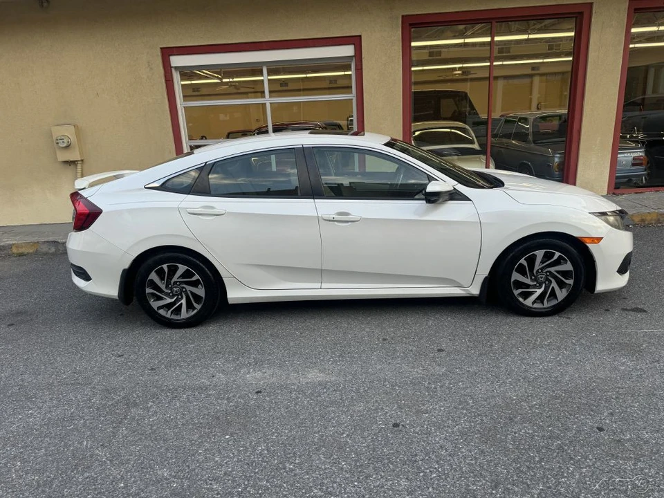 2016 Honda Civic 10th Gen - Image 8 of 24