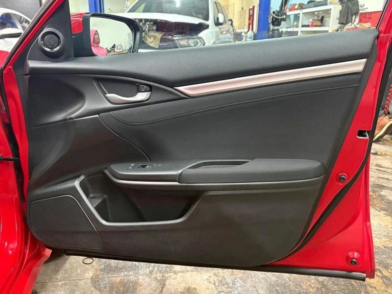 2016 Honda Civic 10th Gen - Image 10 of 12