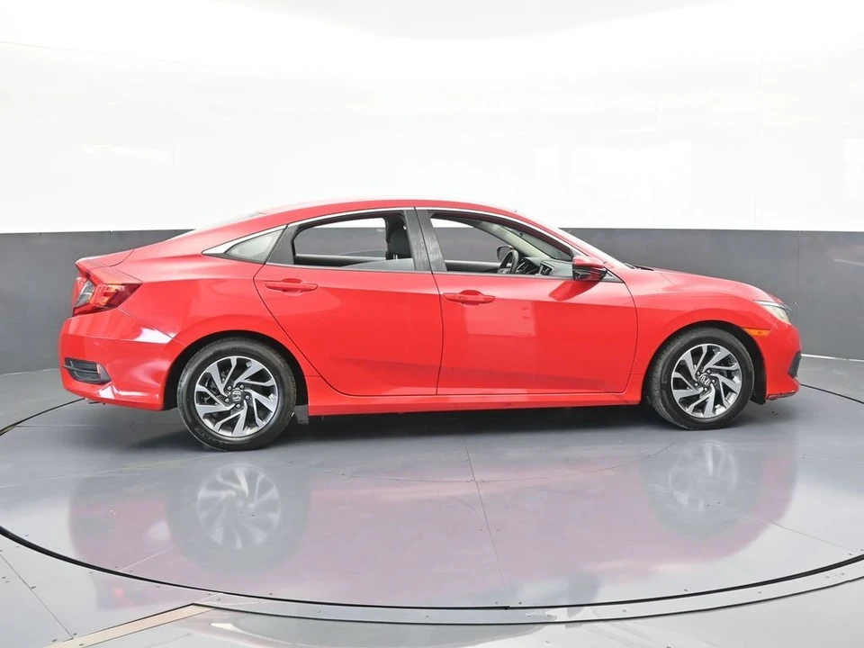 2016 Honda Civic 10th Gen - Image 7 of 12