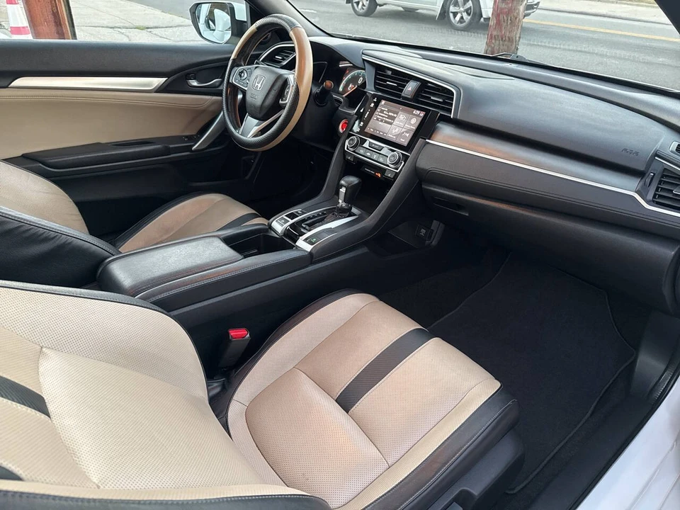 2016 Honda Civic 10th Gen - Image 18 of 21