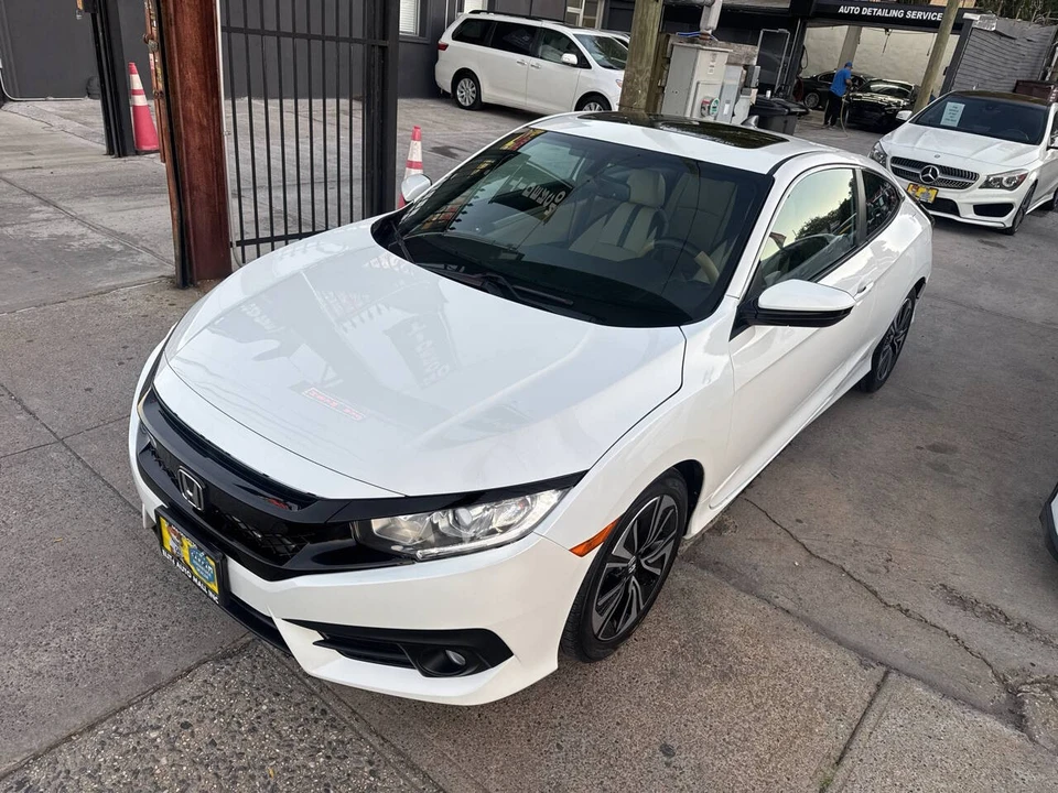 2016 Honda Civic 10th Gen - Image 9 of 21