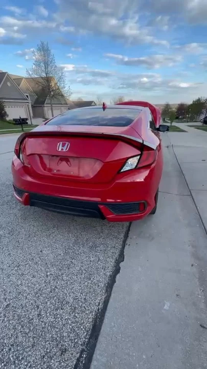 2016 Honda Civic 10th Gen - Image 19 of 19