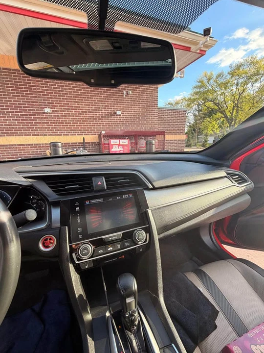 2016 Honda Civic 10th Gen - Image 15 of 19