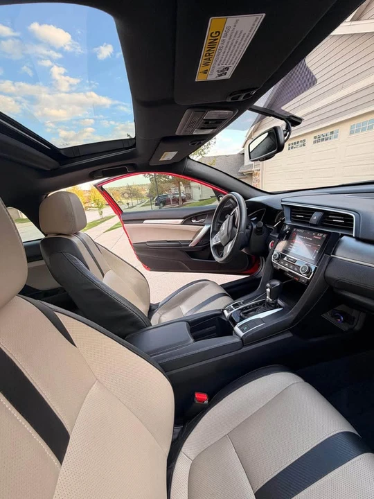 2016 Honda Civic 10th Gen - Image 12 of 19