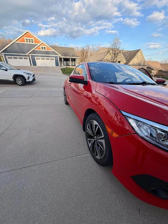 2016 Honda Civic 10th Gen - Image 8 of 19