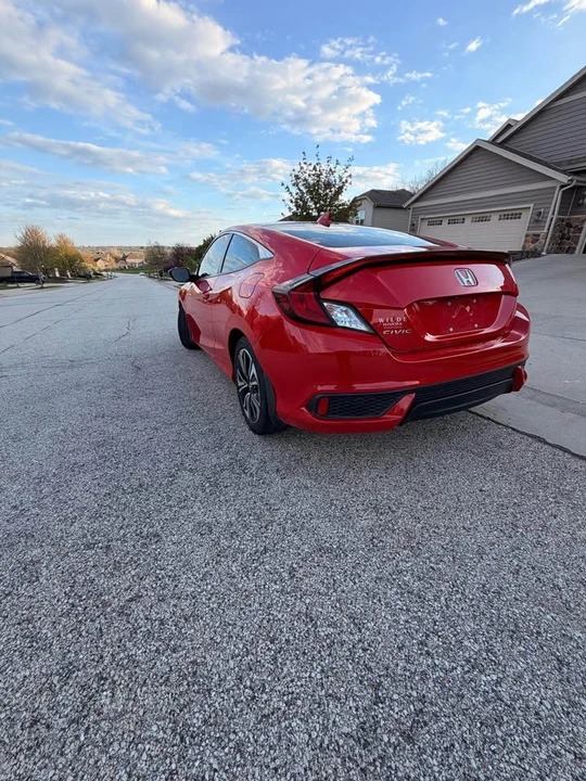 2016 Honda Civic 10th Gen - Image 4 of 19