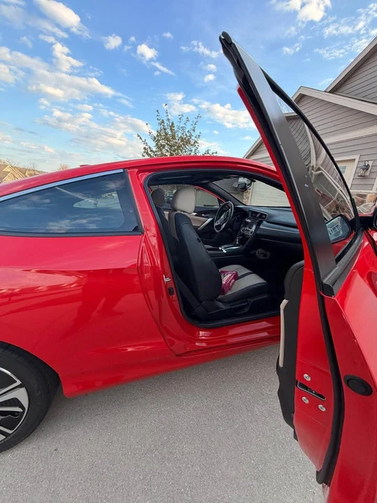 2016 Honda Civic 10th Gen - Image 7 of 19