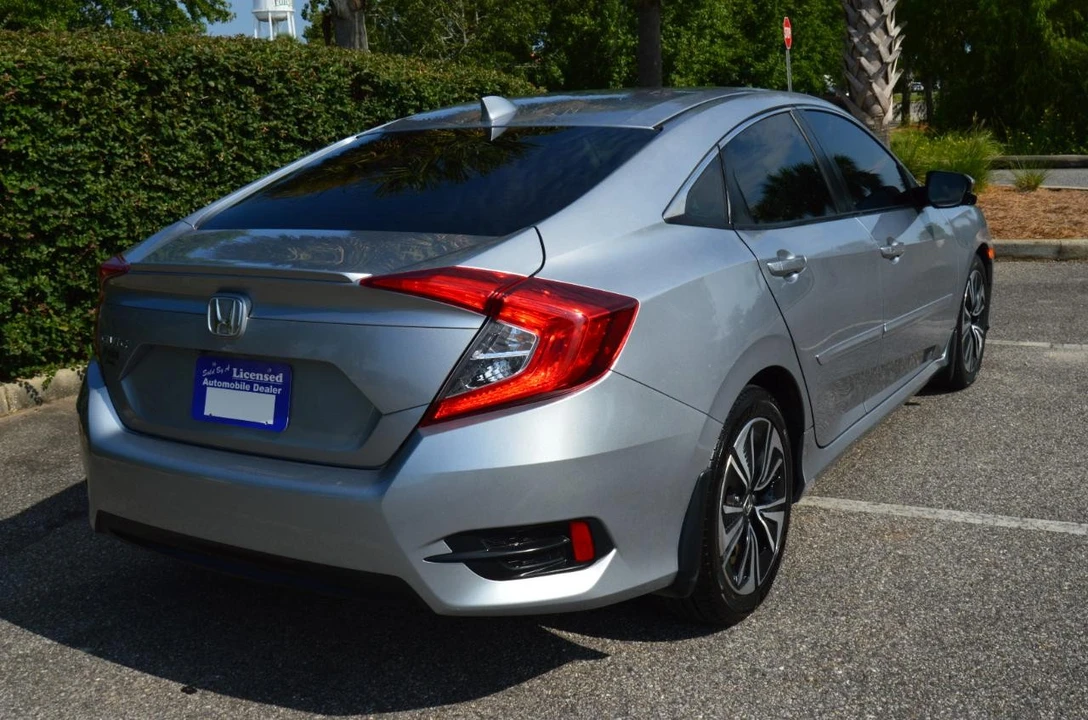 2016 Honda Civic 10th Gen - Image 10 of 29