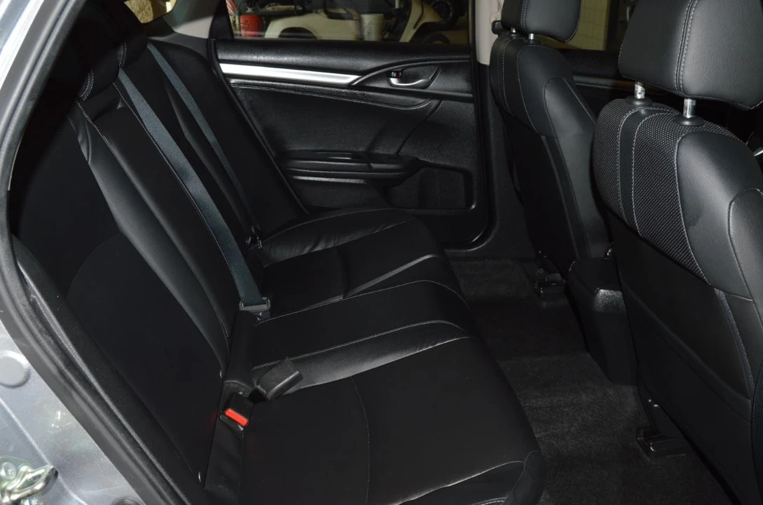 2016 Honda Civic 10th Gen - Image 14 of 29