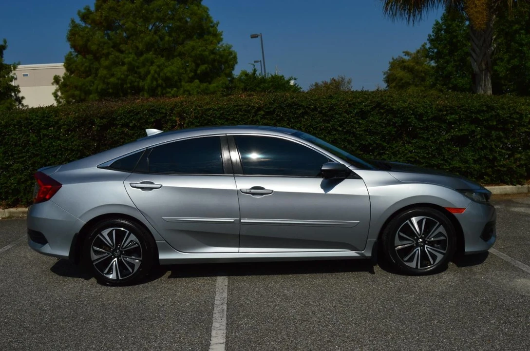 2016 Honda Civic 10th Gen - Image 11 of 29