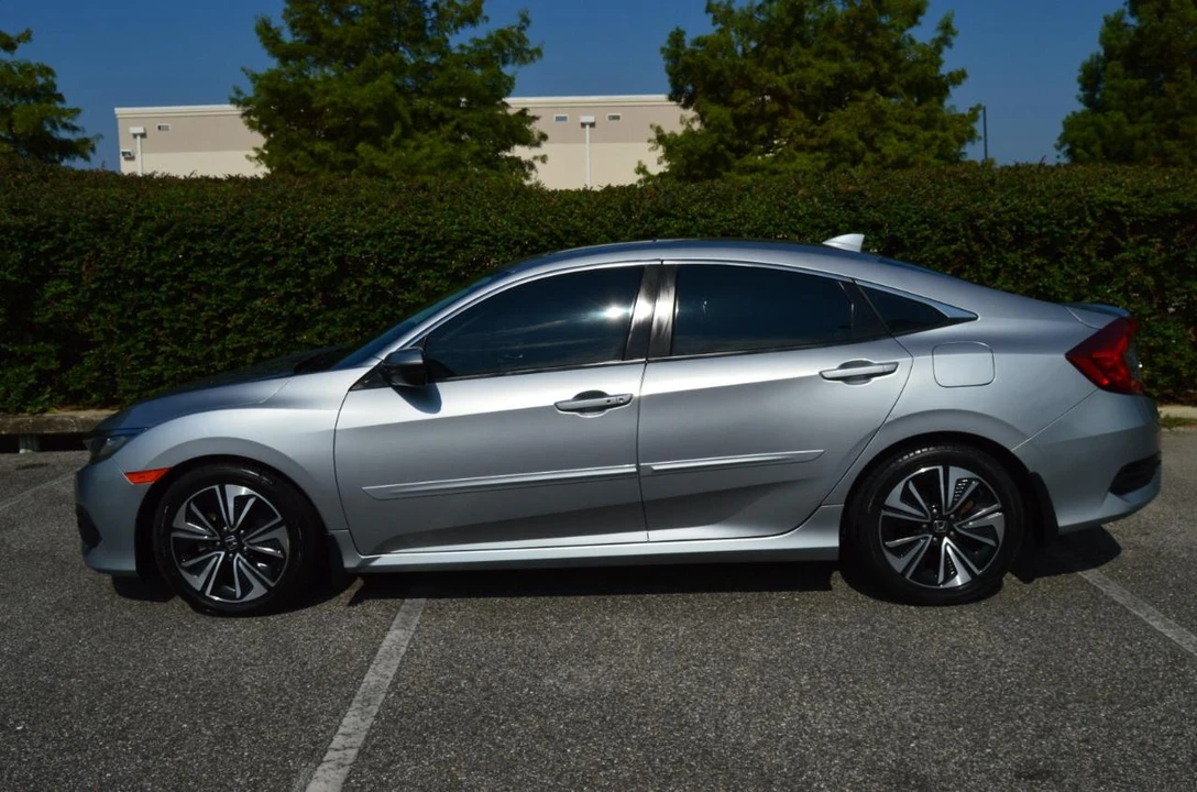 2016 Honda Civic 10th Gen - Image 12 of 29