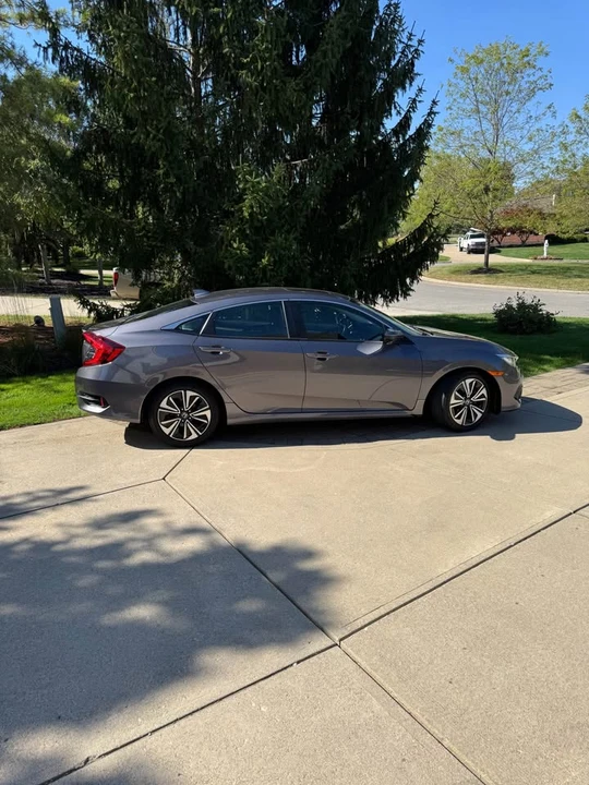 2016 Honda Civic 10th Gen - Image 6 of 8