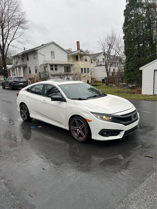 2016 Honda Civic 10th Gen - Image 8 of 13